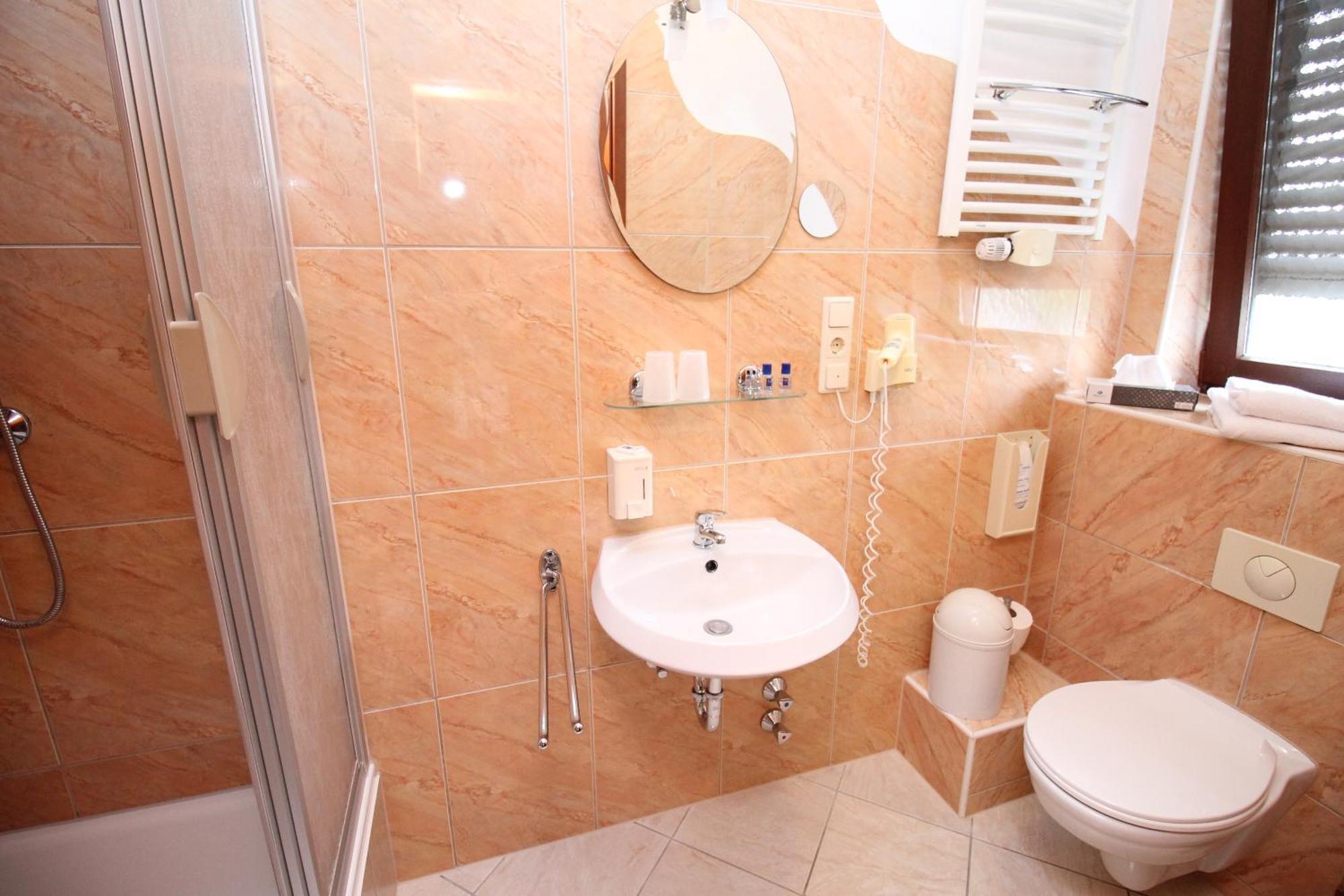 Hotel Geromont Plaidt Екстериор снимка